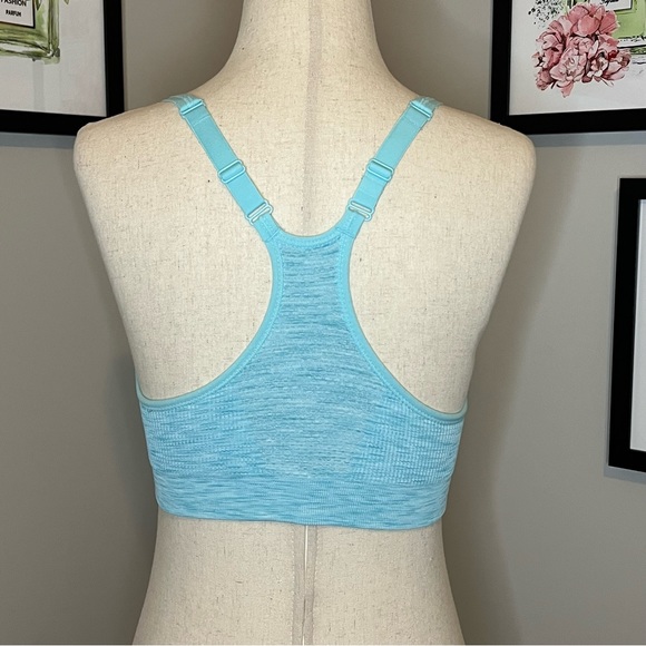 Old Navy Active Sports Bra - Picture 4 of 5